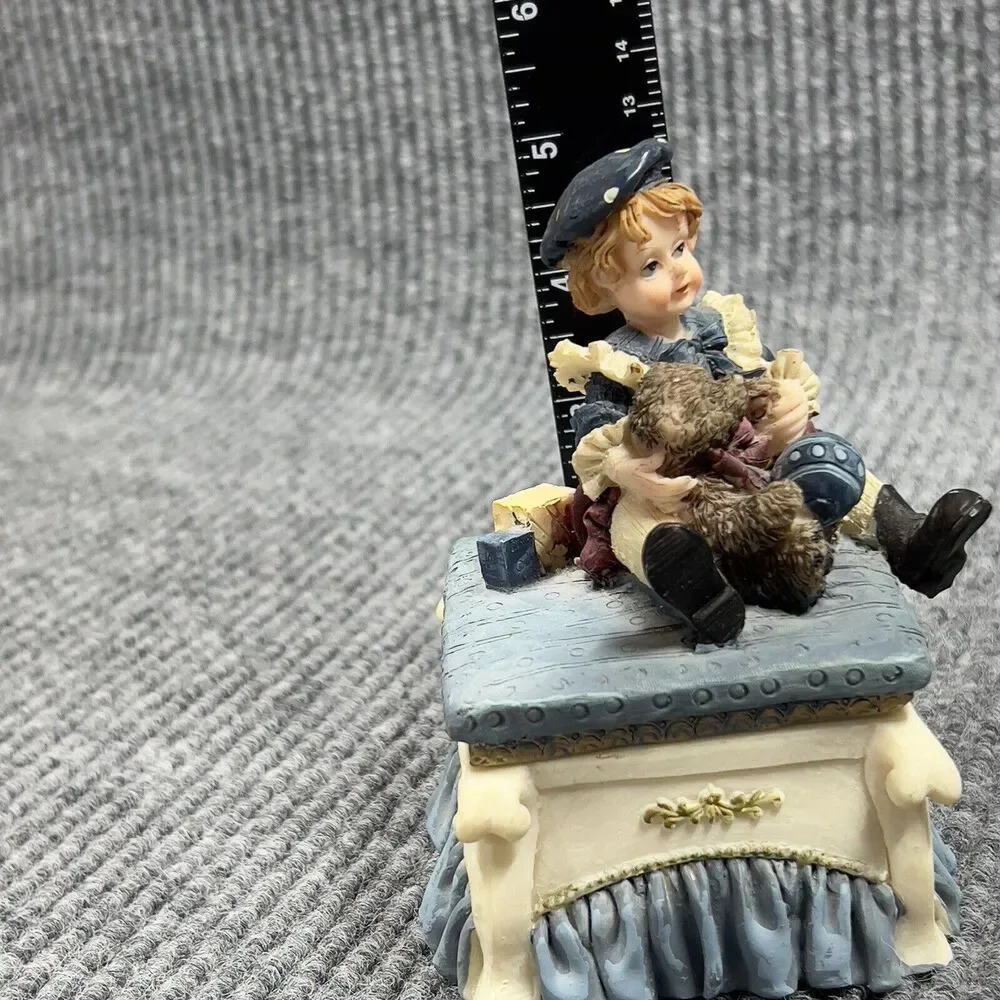 VTG Trinket Box‎ Holder Victorian Boy Bear Ball Room Decor Sitting Bed 5x4x3